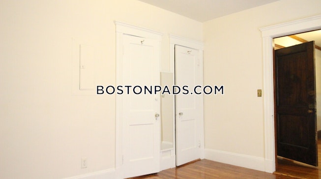 Boston - $2,700 /mo