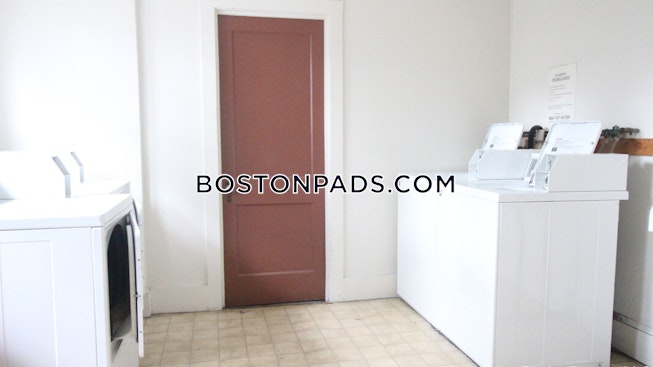 Boston - $2,700 /mo