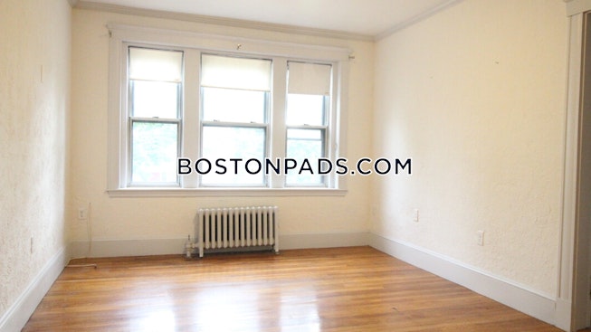 Boston - $2,700 /mo