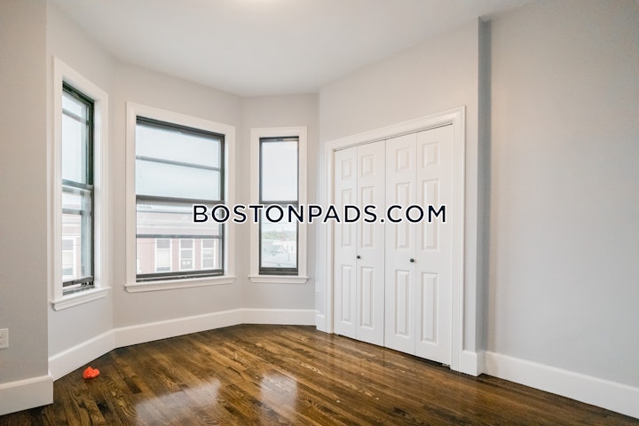 east-boston-apartment-for-rent-5-bedrooms-2-baths-boston-4400-4564586 