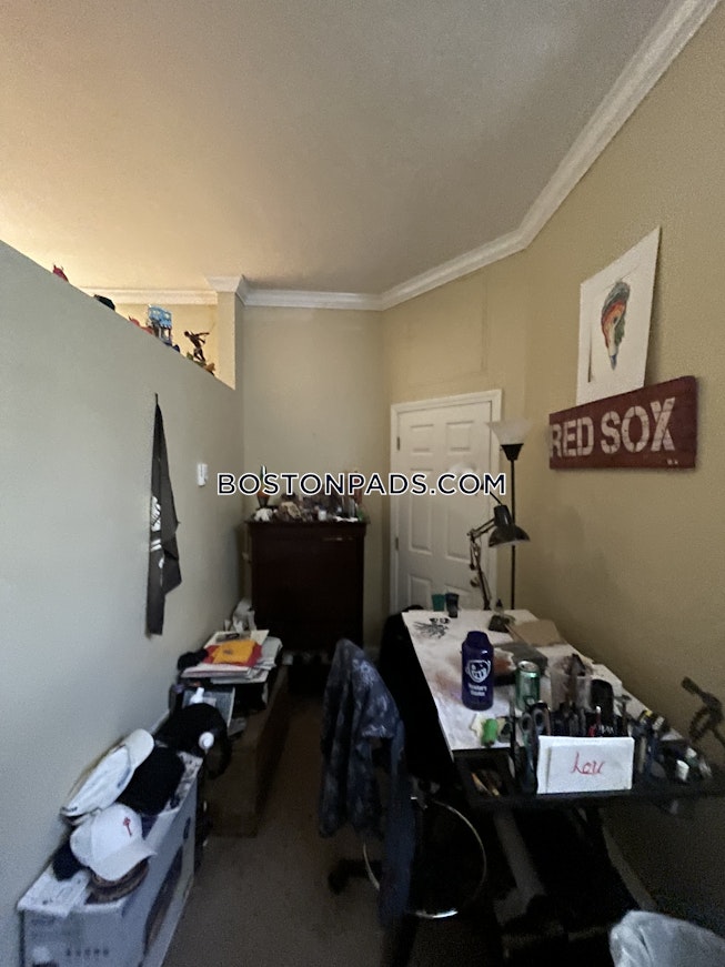 Boston - $3,600 /mo