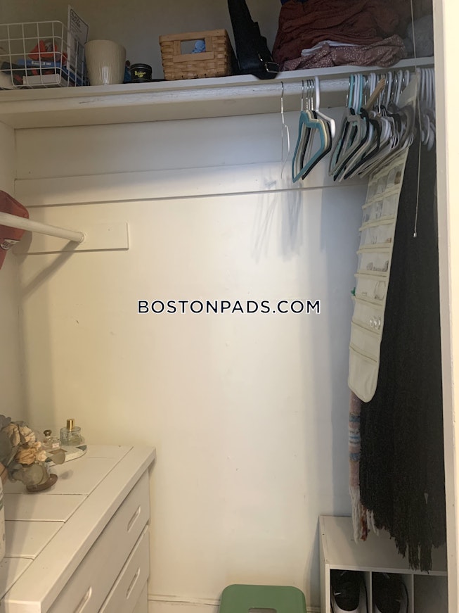 Boston - $2,100 /mo