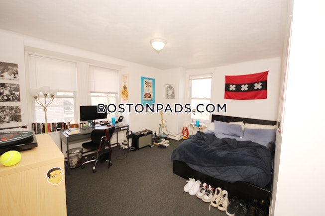 Boston - $4,600 /mo