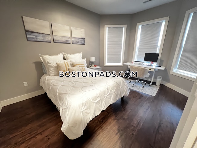 Boston - $6,100 /mo