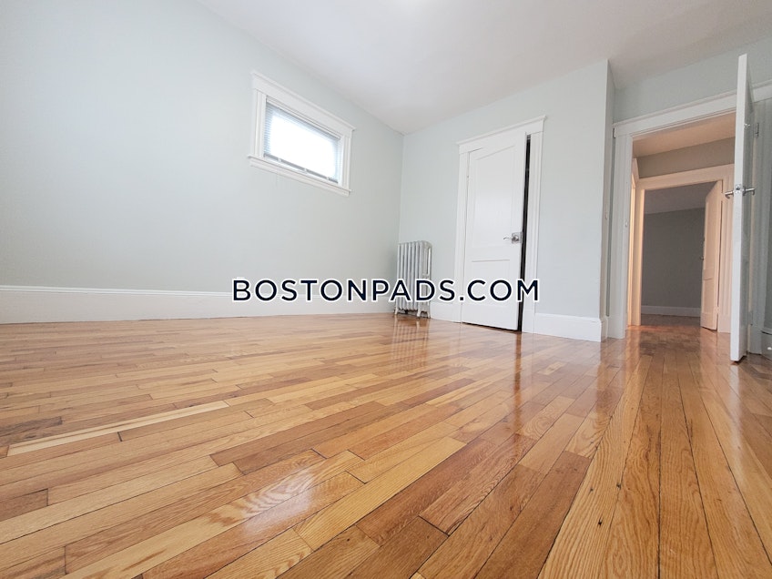 Boston - $3,940 /month