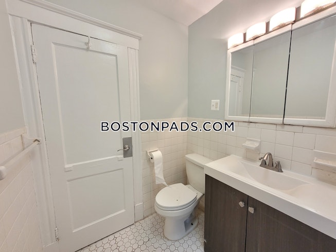 Boston - $3,940 /mo