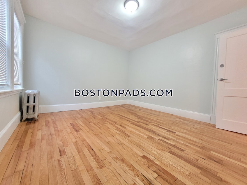 Boston - $3,940 /month