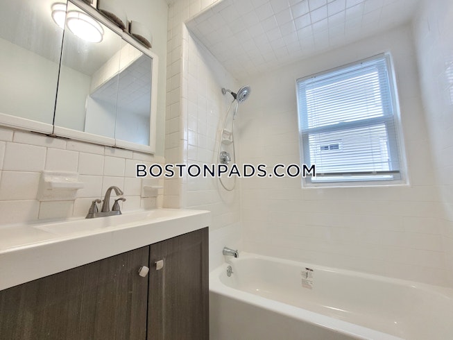 Boston - $3,940 /mo