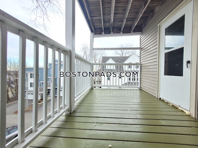 Boston - $3,940 /mo