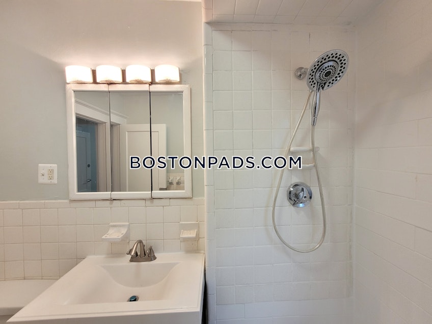 Boston - $3,940 /month