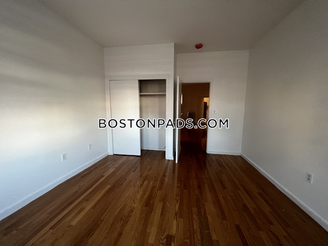 Boston - $3,300 /mo