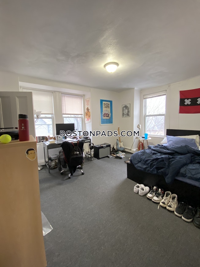 Boston - $4,600 /mo