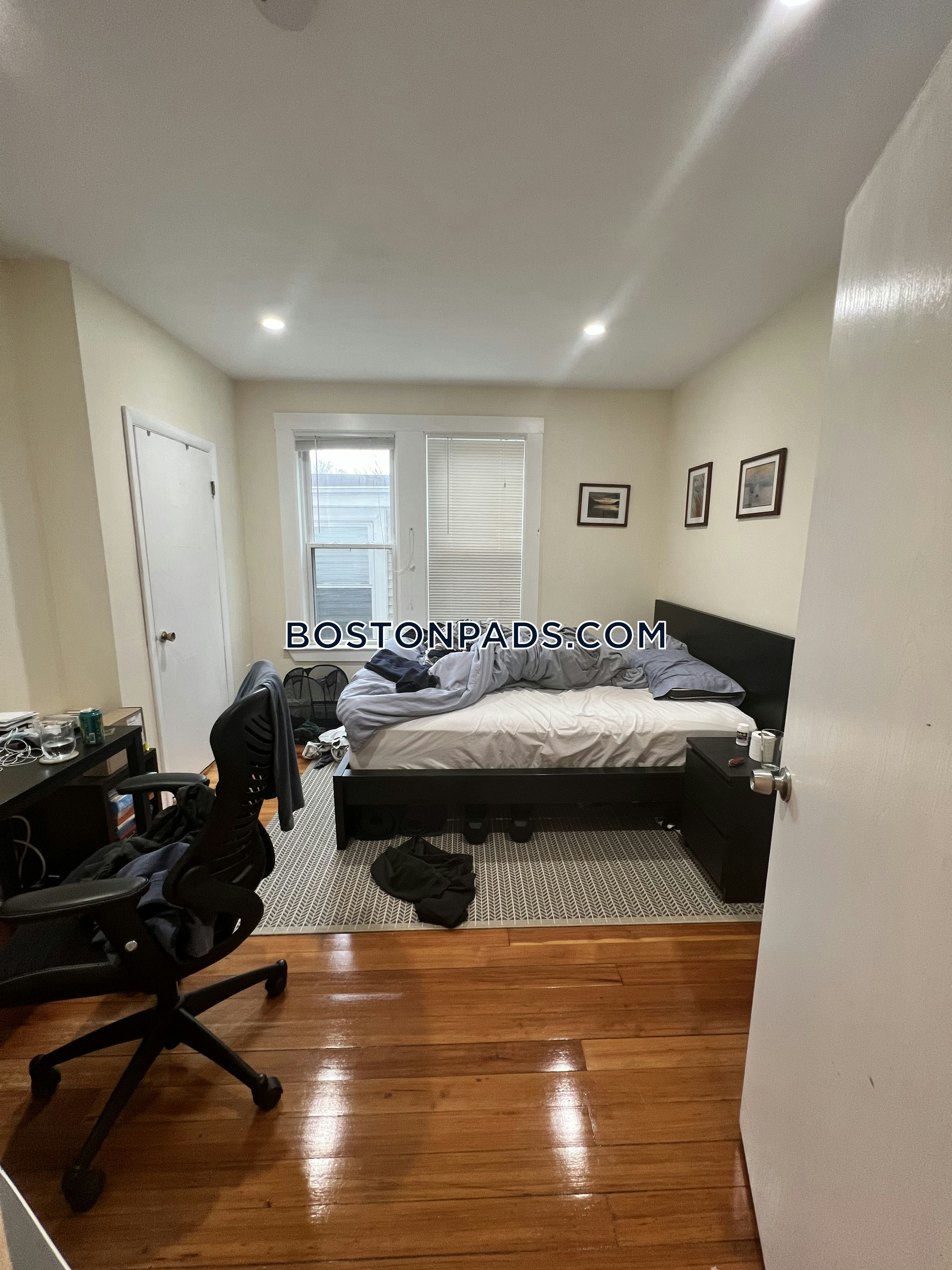 Cambridge - $4,800