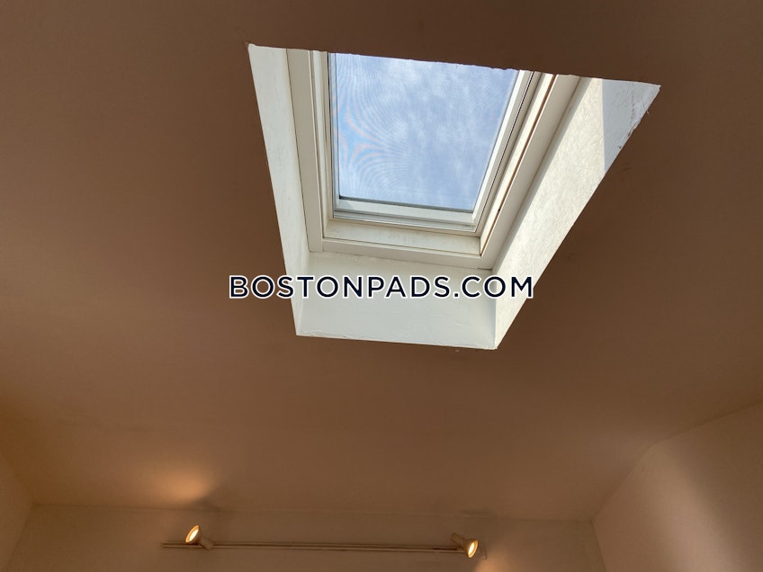 Boston - $3,300 /month