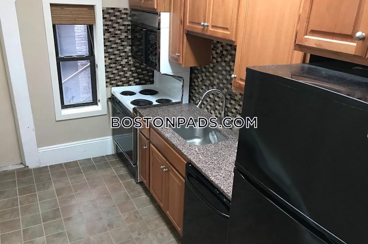 back-bay-apartment-for-rent-2-bedrooms-1-bath-boston-4500-4502301 