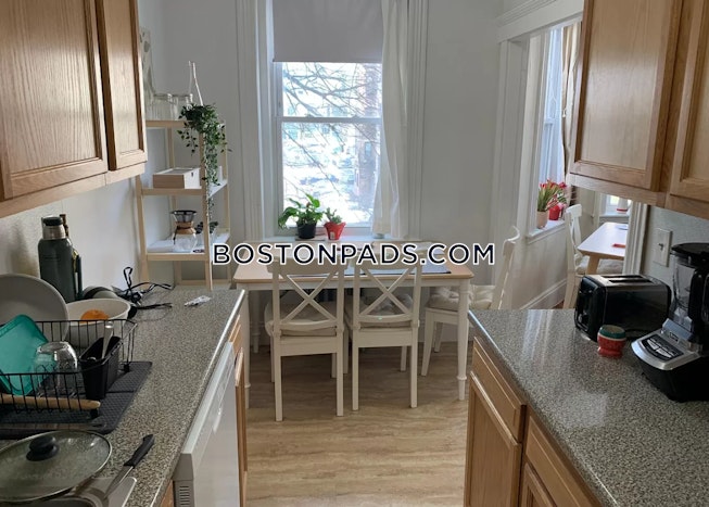 Boston - $2,075 /mo