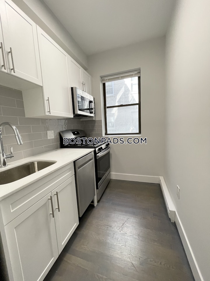fenwaykenmore-apartment-for-rent-3-bedrooms-2-baths-boston-4450-4557088 