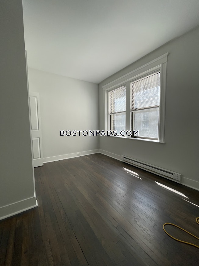 Boston - $1,800 /mo