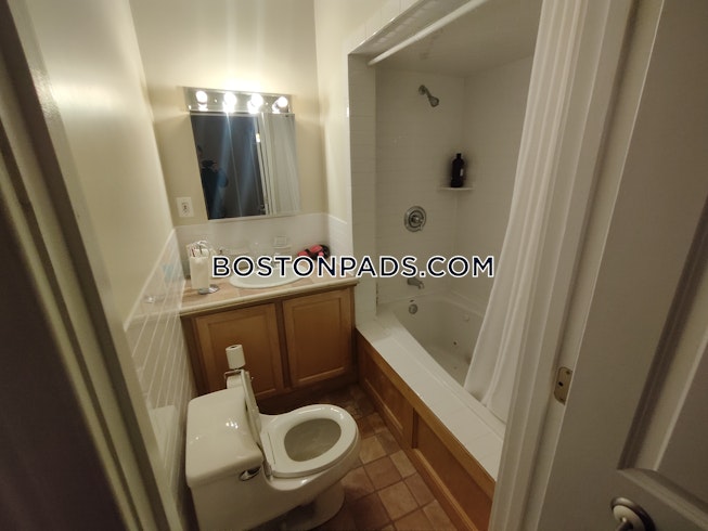 Boston - $4,800 /mo