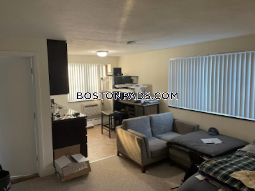 Cambridge - $2,400 /month