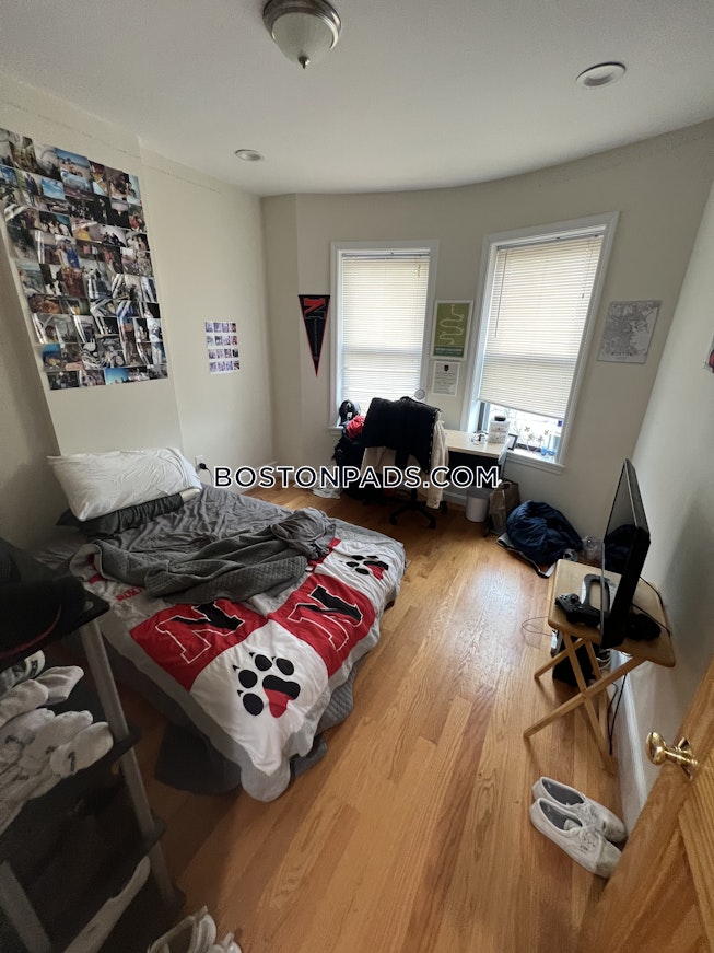 Boston - $5,300 /mo