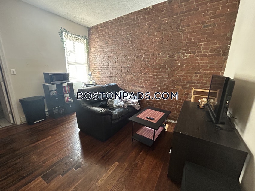 Boston - $2,345 /month