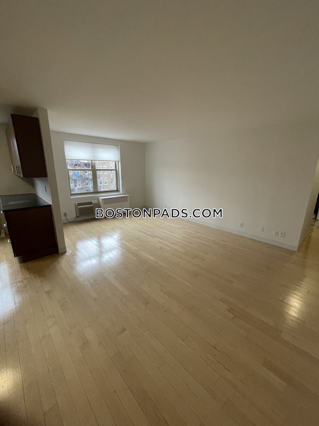 Boston - $3,457 /mo