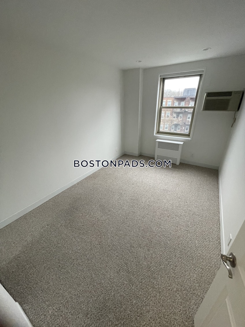 Boston - $3,136 /month