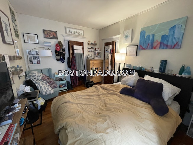 Boston - $3,600 /mo