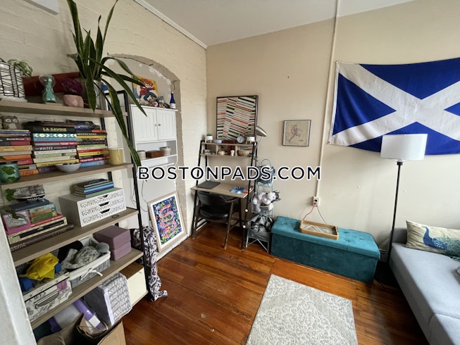 Boston - $3,600 /mo