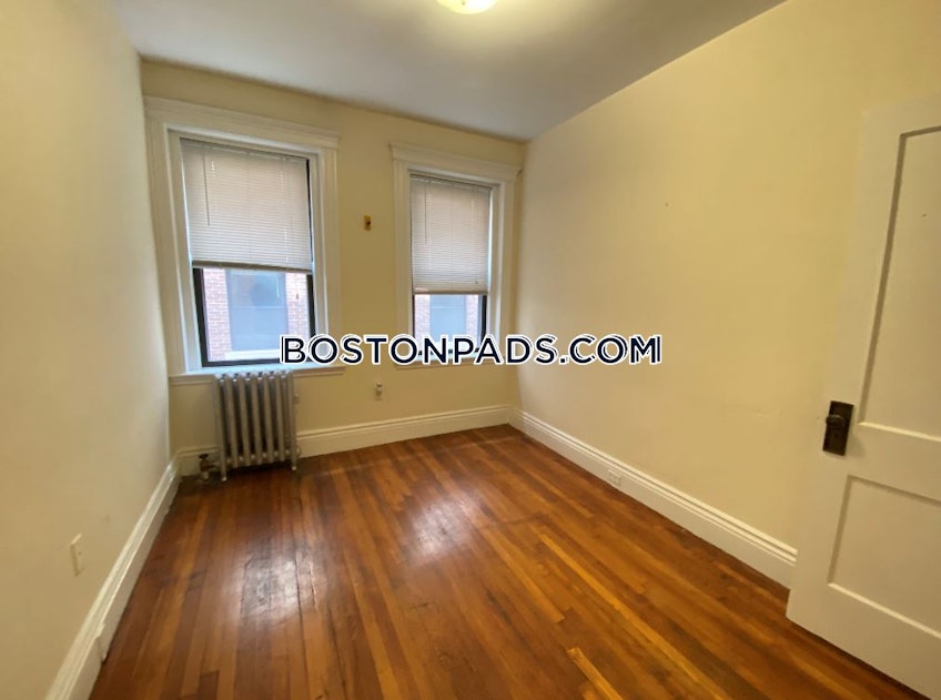 Boston - $2,300 /month