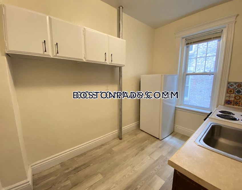 Boston - $2,300 /month