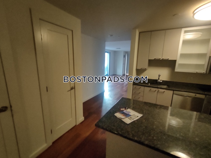 Boston - $4,610 /month