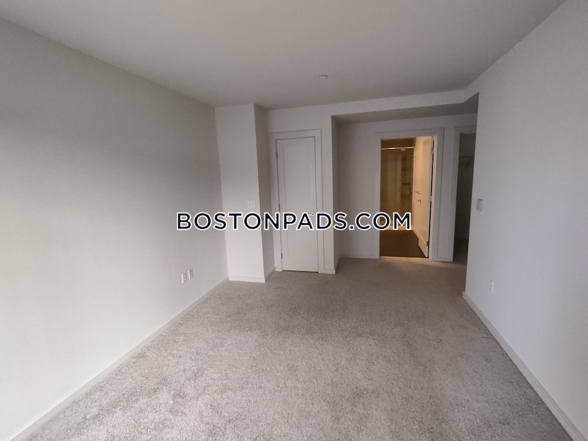 Boston - $4,640 /month