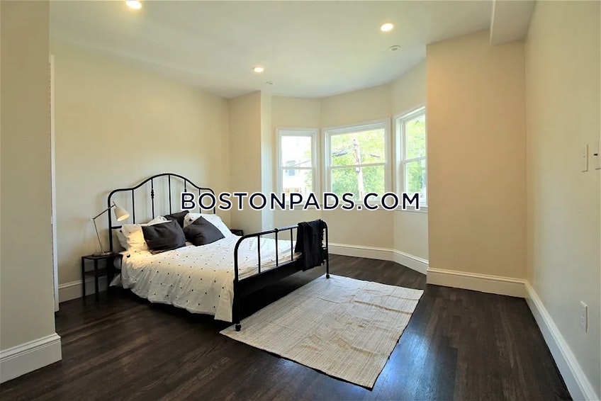 Boston - $5,200 /month