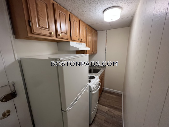 Boston - $2,450 /mo