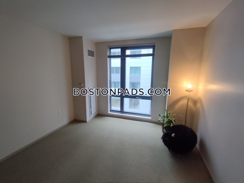 Boston - $4,735 /month