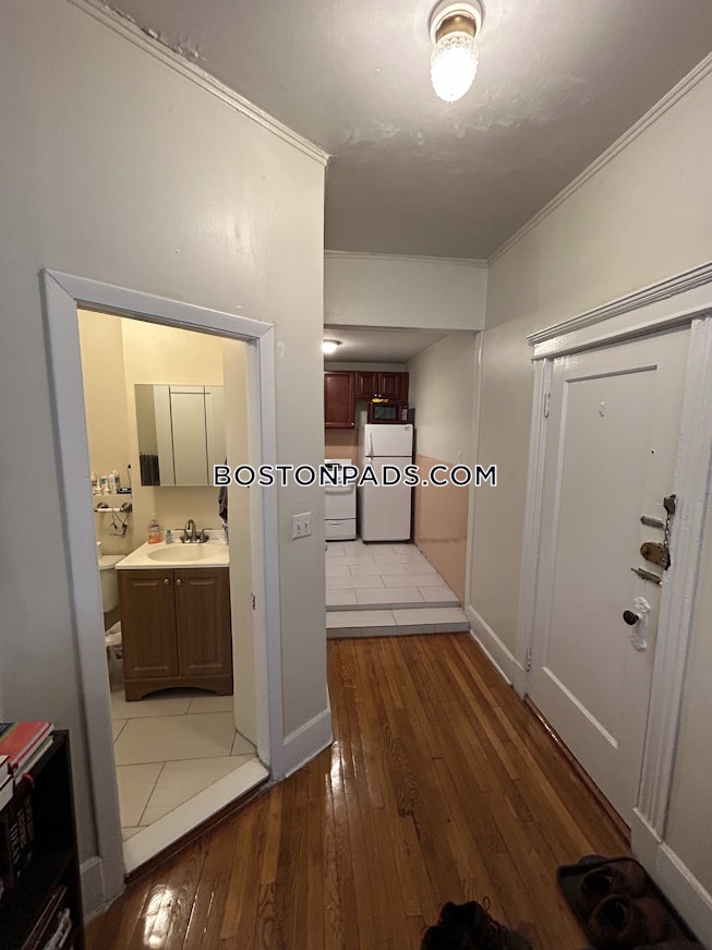 Boston - $1,850 /mo