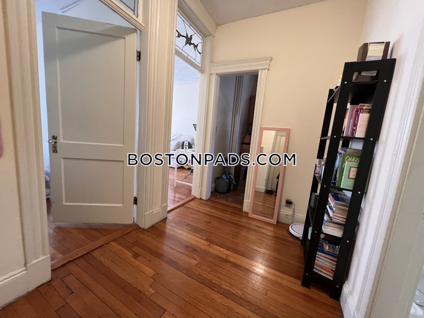 Boston - $2,600 /month