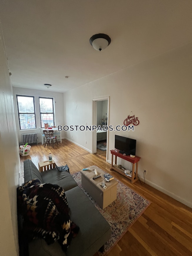 Boston - $2,500 /mo