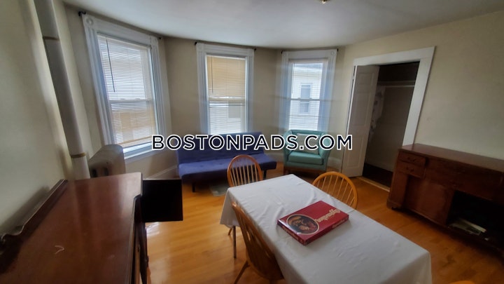 Romsey St. Boston picture 34