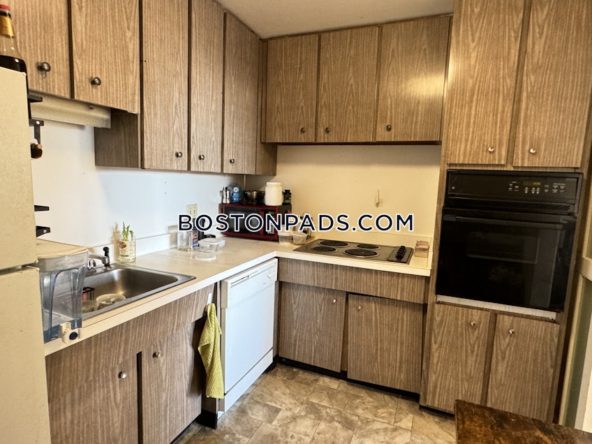 Boston - $2,850 /month