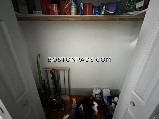 Boston - $4,775 /mo