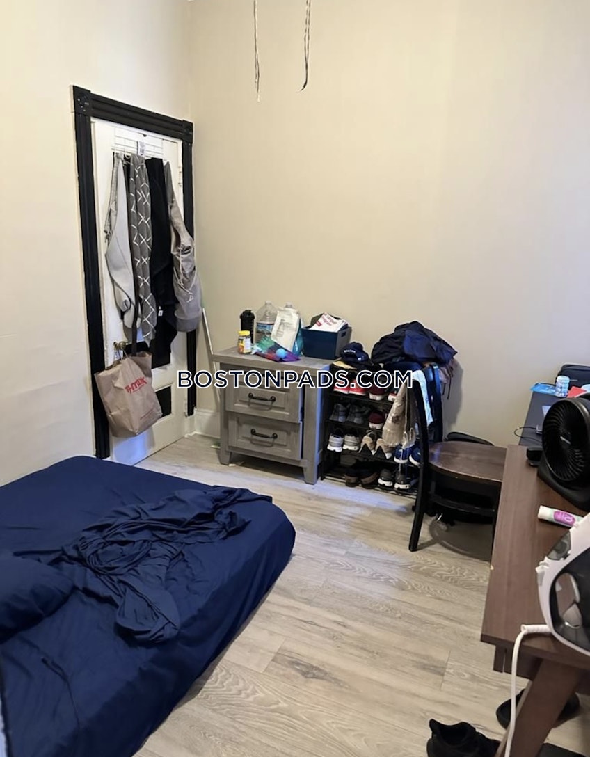 Boston - $3,895 /month