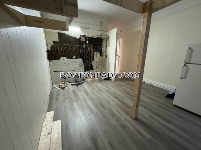 Boston - $2,450 /mo