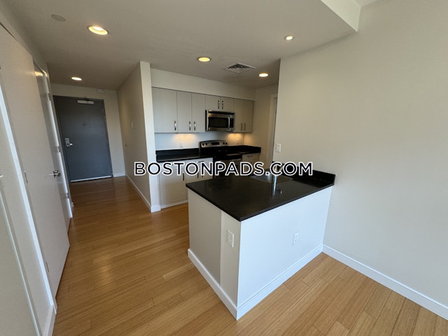 Boston - $2,800 /mo