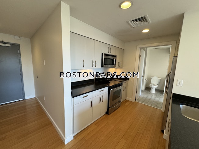 Boston - $2,800 /mo