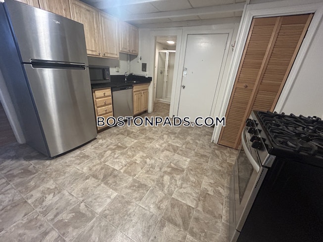 Boston - $2,450 /mo