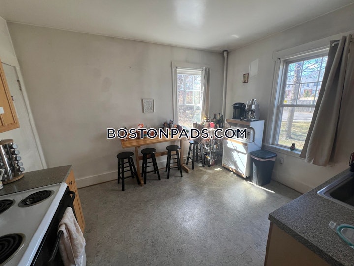 brighton-apartment-for-rent-3-bedrooms-2-baths-boston-3750-4559204 