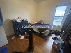 Boston, $2,700/mo